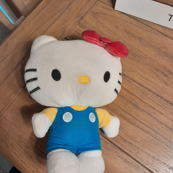 Hello Kitty Plush - Picture 3 of 3